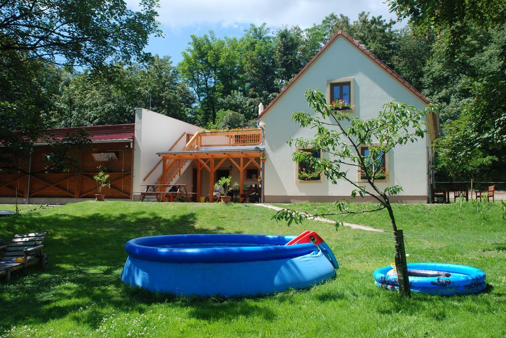 Ferienwohnung Penzion Staj Návary Exterior foto